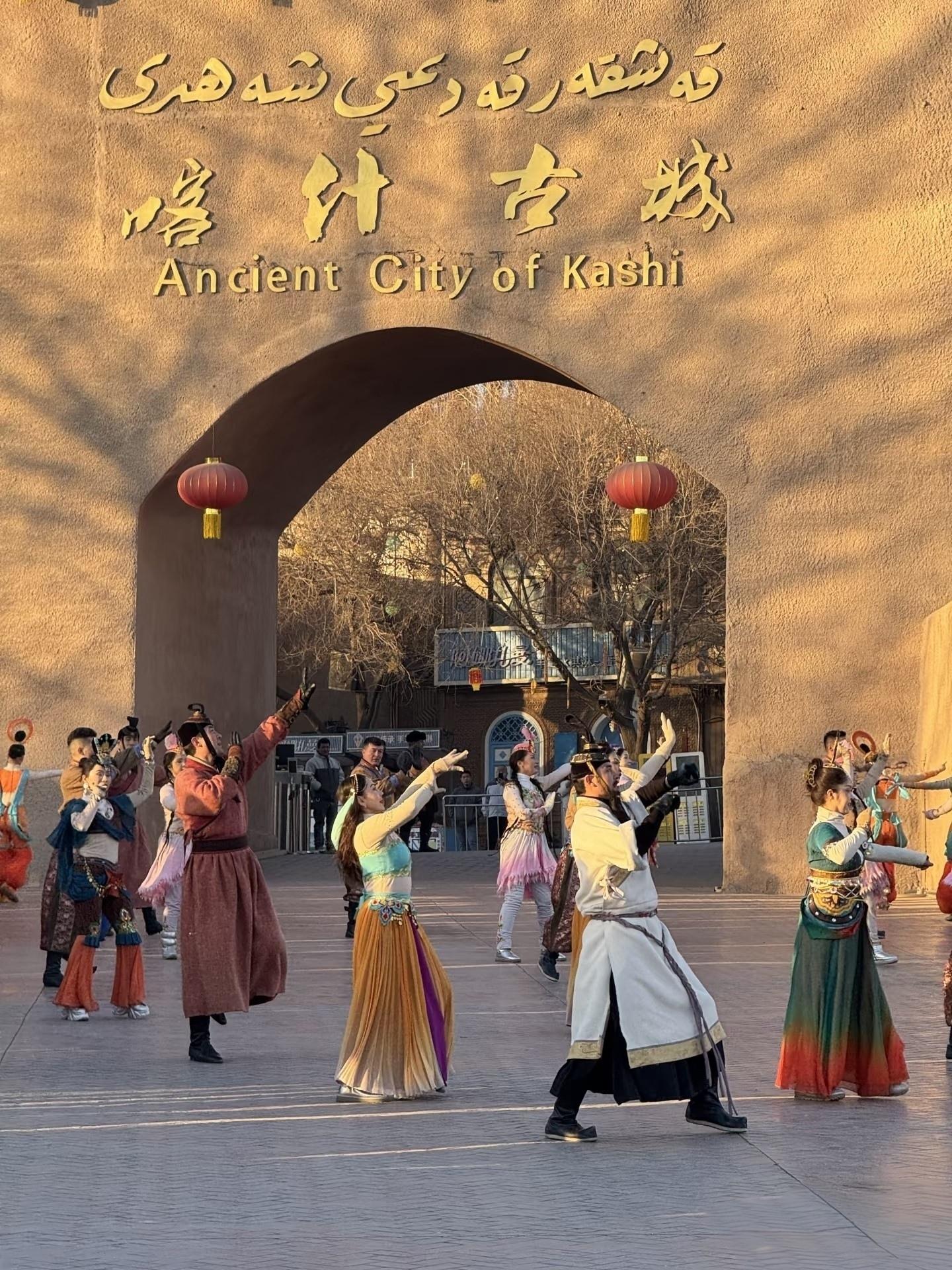 Xinjiang Desert Silk Road: 8-Day Southern Region Deep Tour